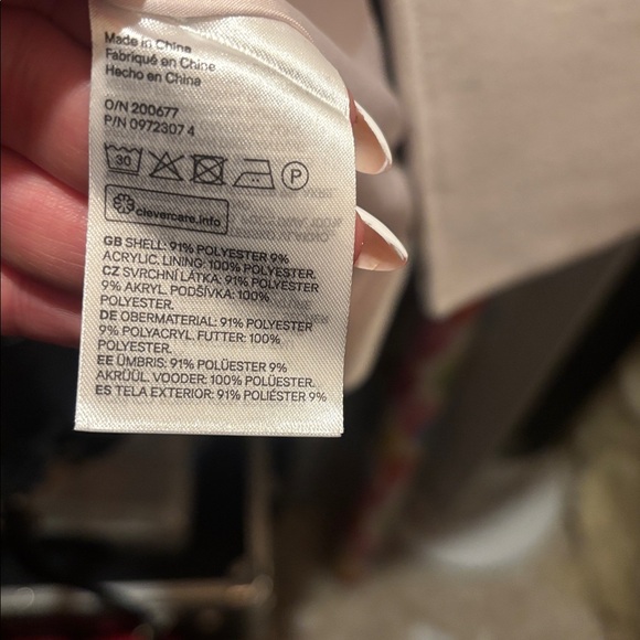 H&M Beige Trench Coat with Classic Tailored Silhouette - Picture 5 of 5